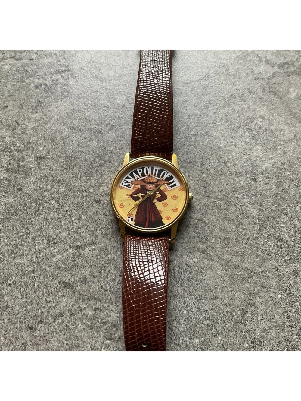 Vintage “Snap Out of It” Quartz Womens Watch 32mm Gold Tone Case Leather Band K
